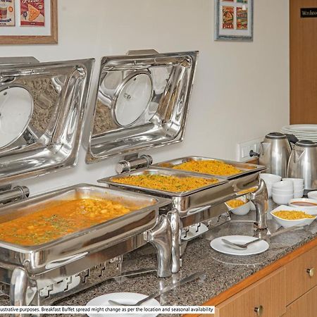 Treebo Sahara Suites 750 M From St Johns Medical College And Hospital 벵갈루루 외부 사진